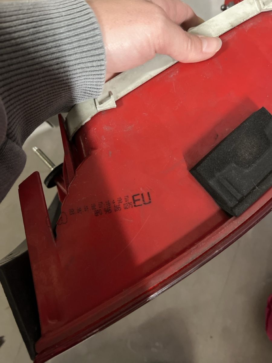 Tutti pezzi di ricambio auto: Audi Rücklicht  – Usato da Cazis venduto da lea_v5tq 3