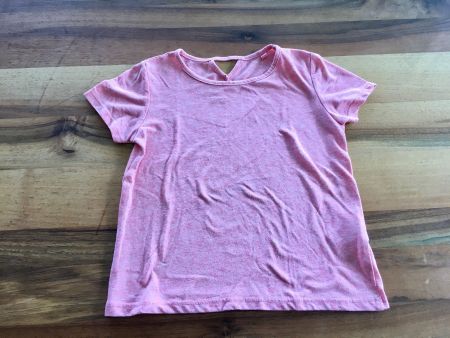 T-Shirt Top Oberteil Mädchen Grösse 122 128 toller Stoff