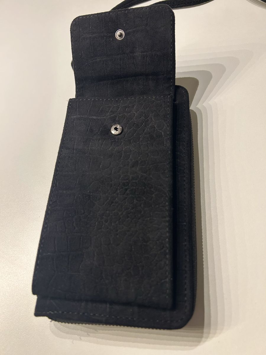 Borse da donna: Schwarze Umhänge-/Handytasche Neu – Nuovo (secondo la descrizione) da Gunten venduto da starfish3 2