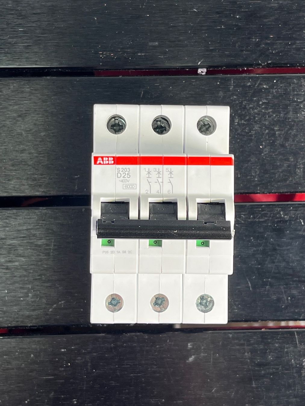ABB Interruttori: ABB S200 MCB 25A 3 Pole Type D 6kA - Neu!! – Nuovo e nell'imballaggio originale da Tafers venduto da JP911 2