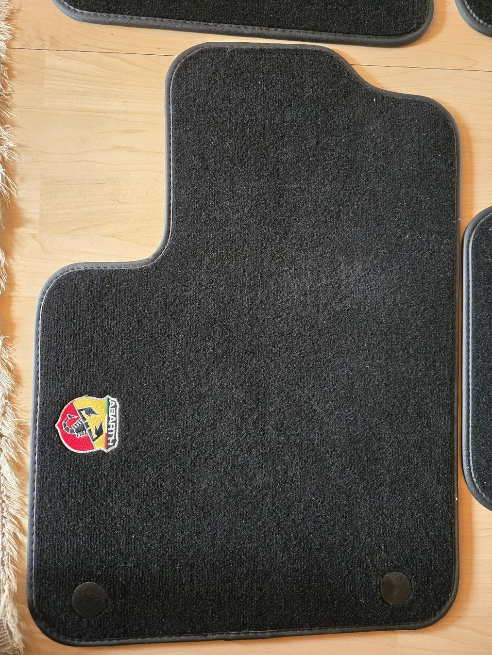 Abarth Tappeti & Tappetini: tapis  pour Fiat ABARTH – Nuovo (secondo la descrizione) da Montet (Broye) venduto da CandiceD 1