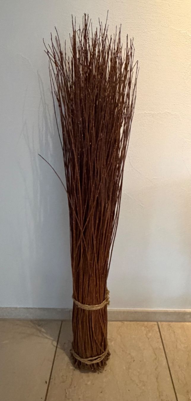 Toutes les décorations: Rustikale Herbstdeko: Zweigbündel mit Ständer – D'occasion à Balsthal par silennelis 2