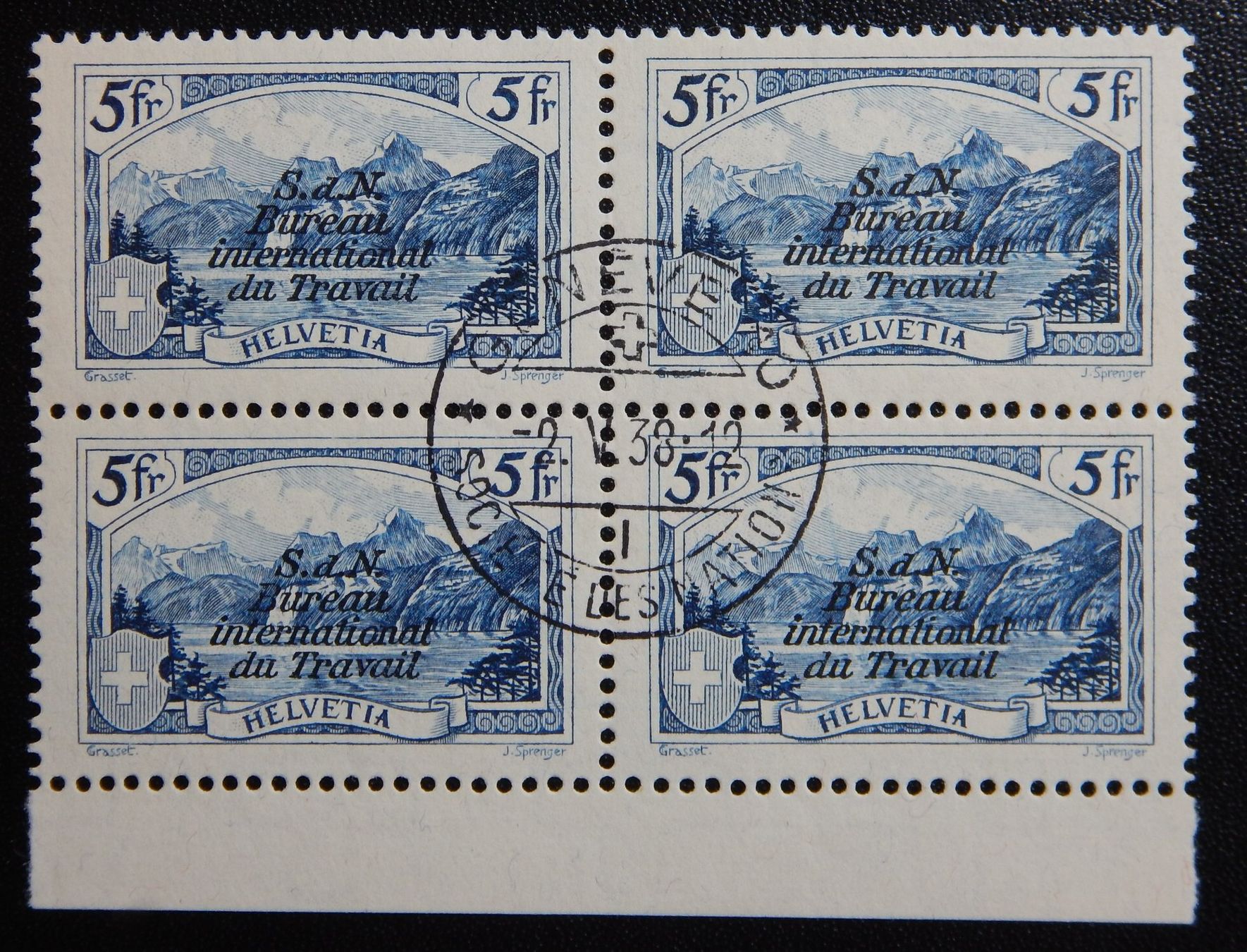 Tutti i francobolli: Schweiz B.I.T. Kat. 29 gest. 1928 Kat. 800 Fr. – Usato da Zürich venduto da Muehlekauf