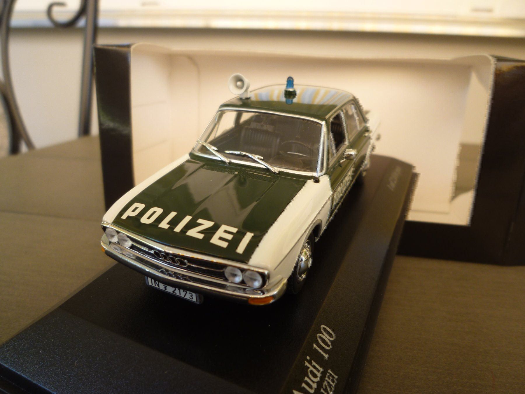 Audi Modellini d'auto: Audi 100 "Polizei" (1970) – Nuovo e nell'imballaggio originale da Flawil venduto da Imperiosud 1