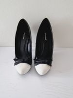 Woman heel shoes