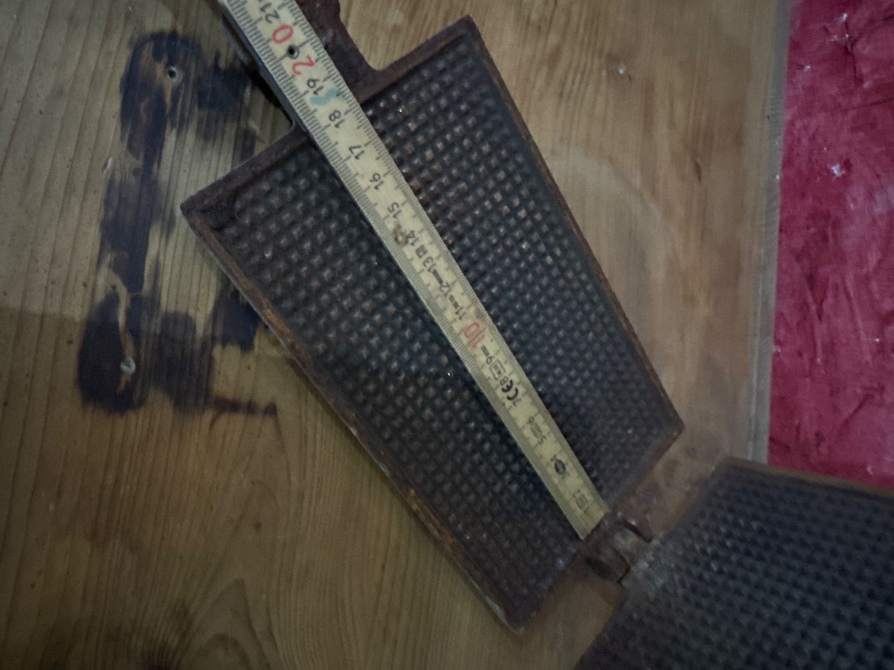 Backformen: Gaufrier ancien en fonte – Gebraucht aus Lajoux JU von Briard0 1