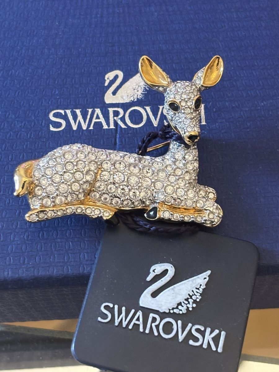 Swarovski Spille & Fermagli: Broche Swarovski - Faon couché neuf – Nuovo e nell'imballaggio originale da Genève venduto da ati_tj8f