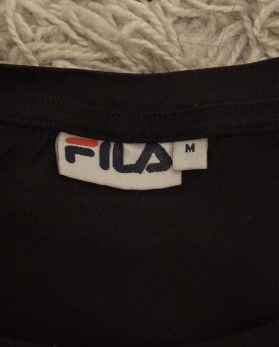 Fila T-shirt: Fila Shirt – Usato da Basel venduto da yourlocalvivi 1