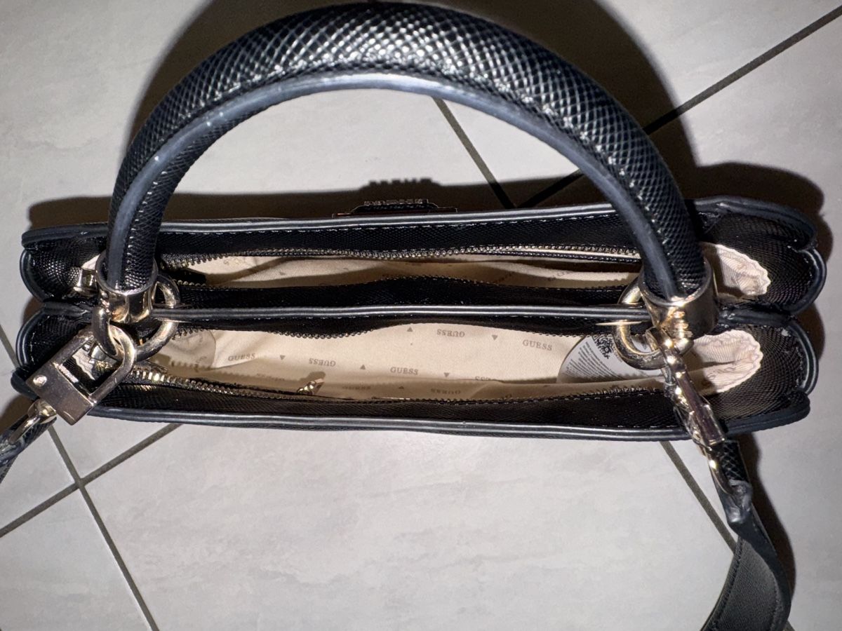Guess Borse da donna: Guess Handtasche Schwarz neu – Nuovo (secondo la descrizione) da Hergiswil NW venduto da kaufe_at_kaufmann 7