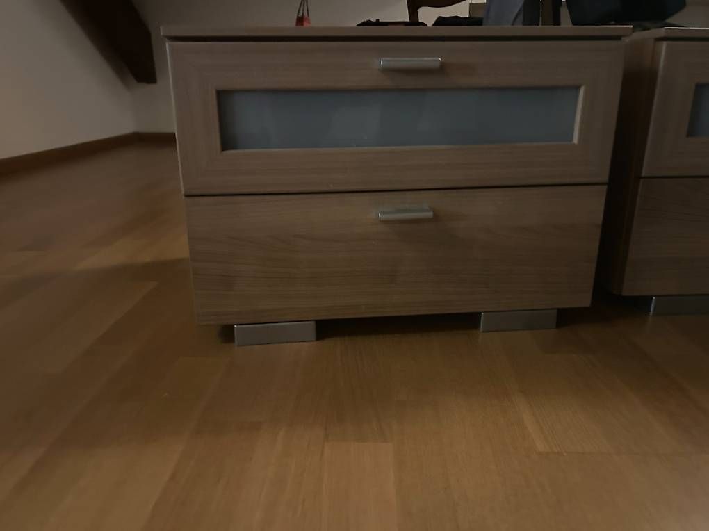 Comodini: 2 Nachttische zu verschenken – Usato da Birsfelden venduto da sch_5dwv 1