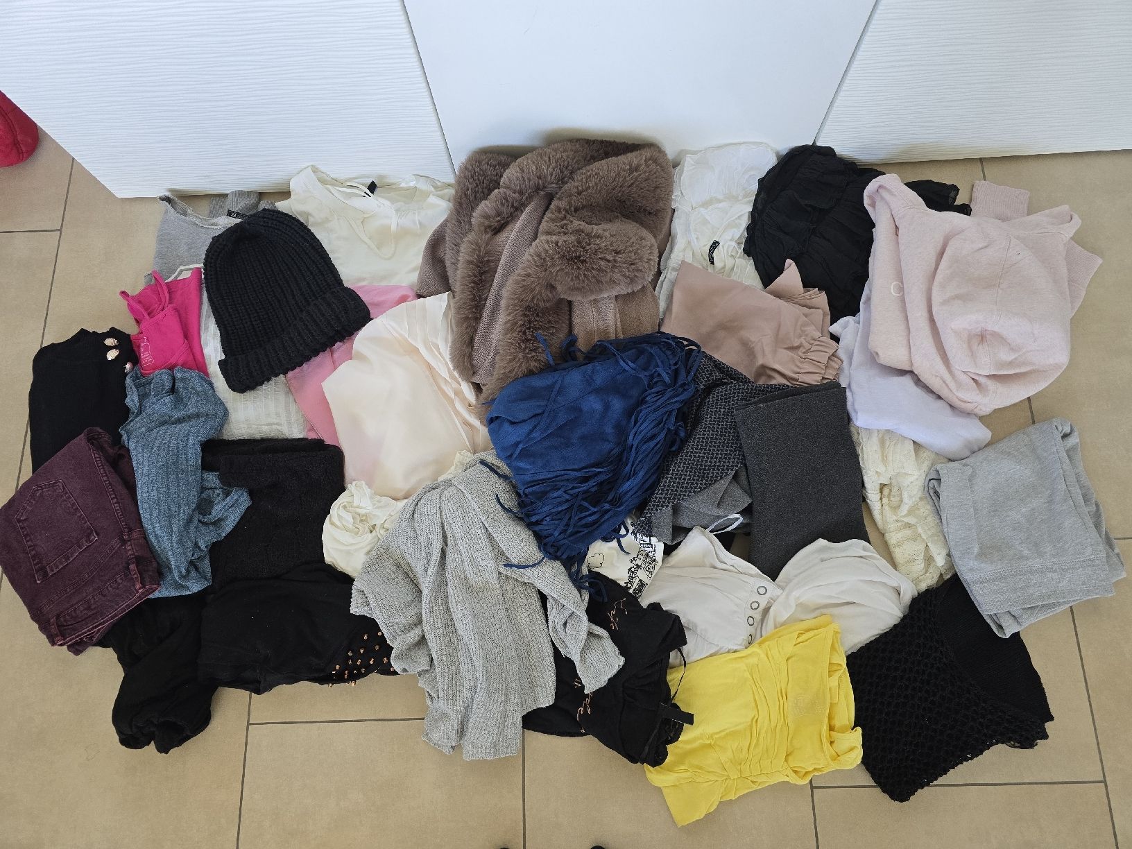 Lots de vêtements: XXL Kleiderpaket - Grösse M – D'occasion à Rickenbach b. Wil par Beautiful.Things