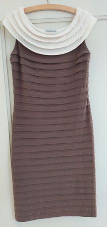 Gina Bacconi Designerkleid – Gr. 40/42 – Creme & Hellbraun