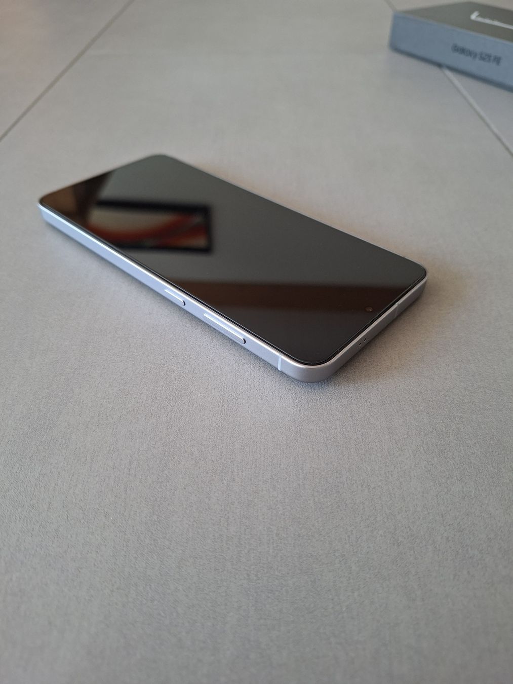 Samsung Telefoni cellulari / Smartphones: Samsung Galaxy S25FE – Nuovo (secondo la descrizione) da Teufenthal AG venduto da ChT. 8