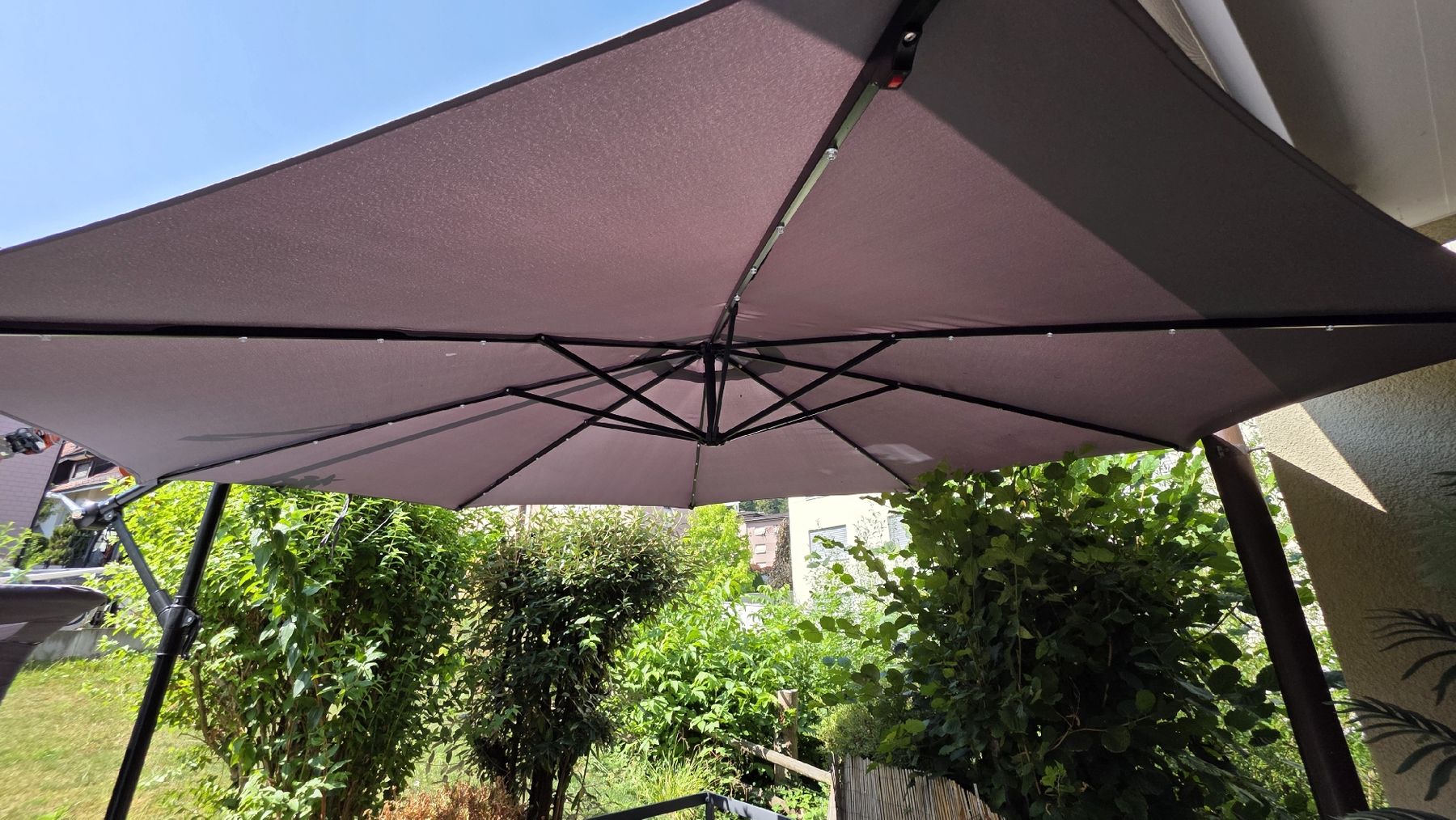 Parasols: Sonnenschirm Anthrazit mit LED – D'occasion à Wollerau par LaWi-98_19 2