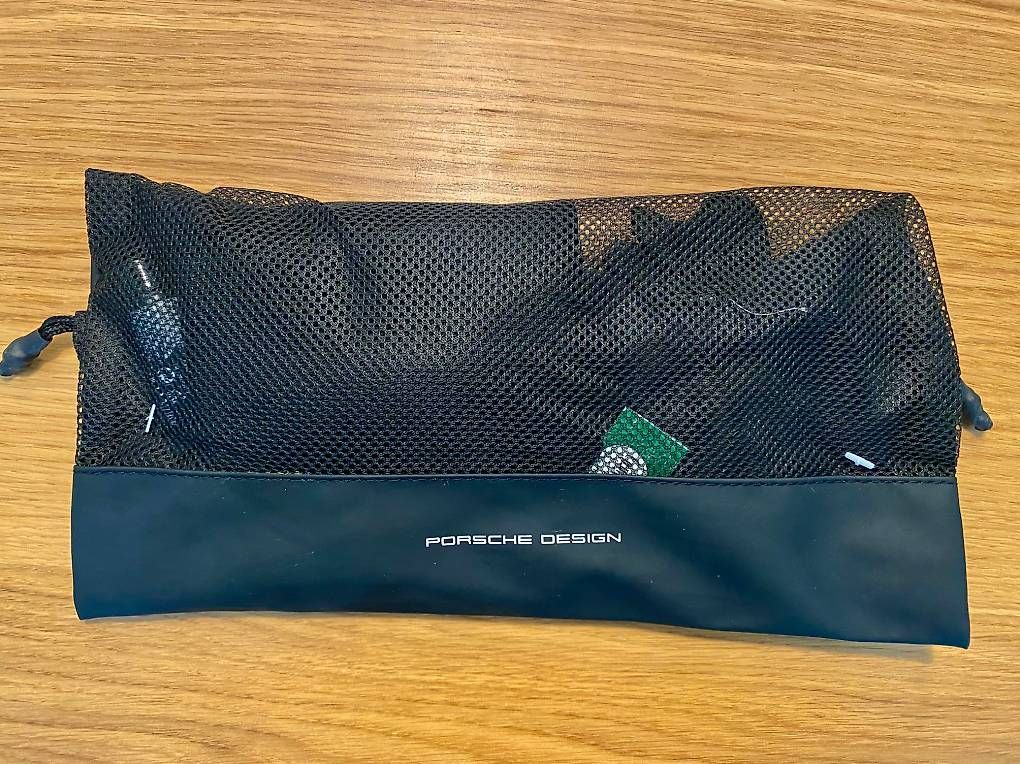 Porsche Custodie per cosmetici: Exklusives Porsche Design Amenity Kit – Nuovo e nell'imballaggio originale da Lachen SZ venduto da kal_87kx