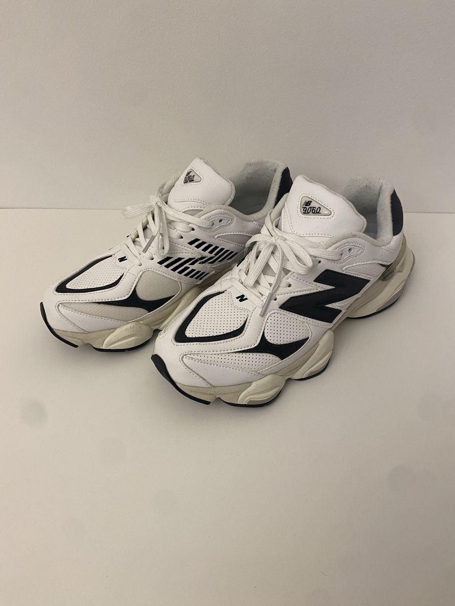 New Balance Scarpe da uomo: New Balance 9060 Schuhe Gr. 43 – Nuovo (secondo la descrizione) da Brüttisellen venduto da xe_m