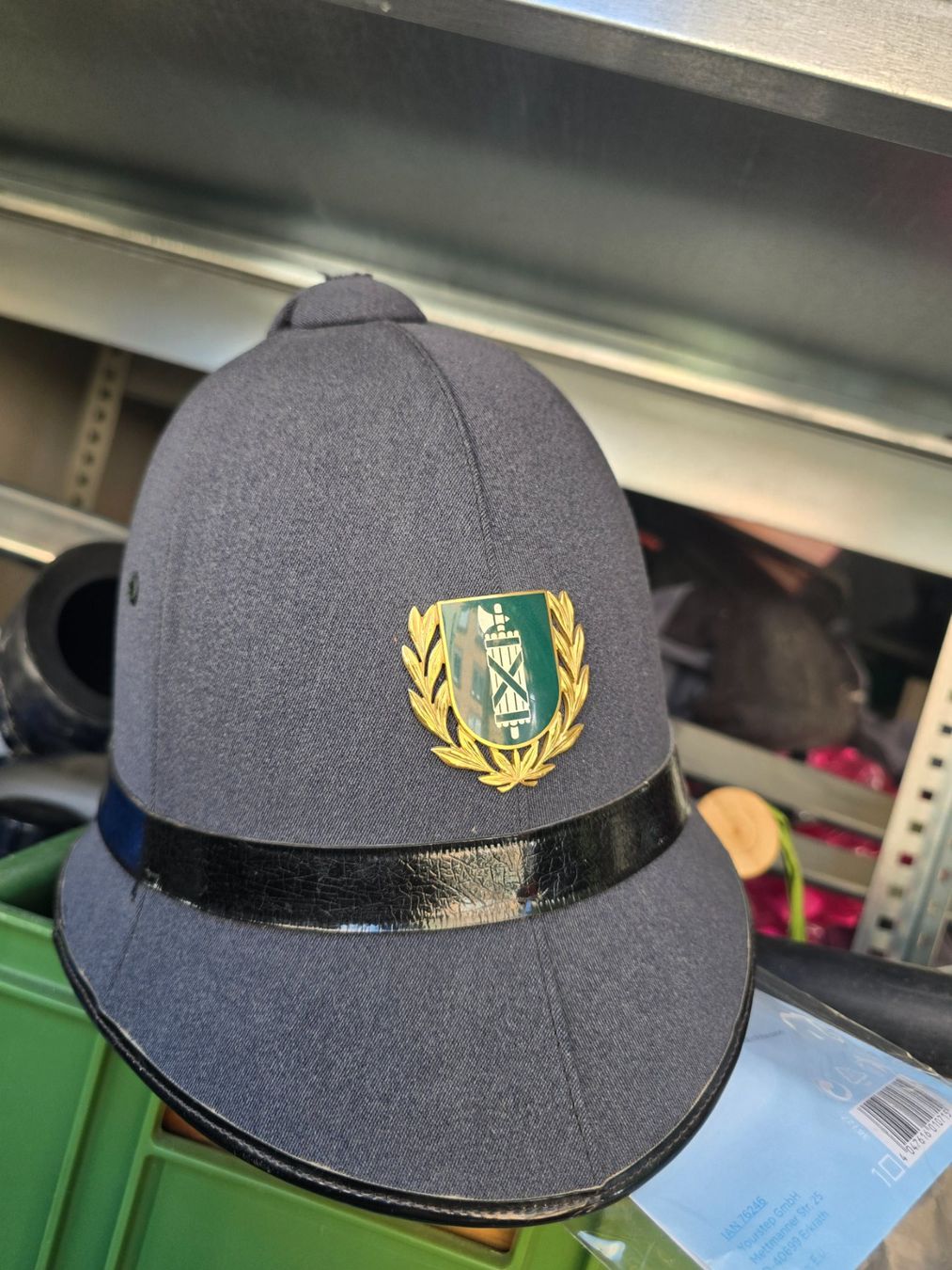 Copricapi, berretti & cappellini: Historischer Helm. St. GALLER KANTONSPOLIZEI – Usato da St gallen venduto da bb_12 5