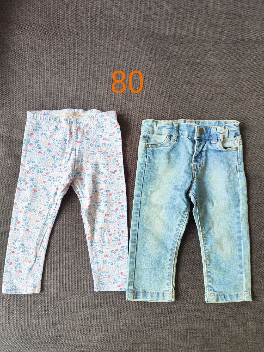 Pullover & Sweatshirts: Gr. 80 Set Leggings Blumen und Jeans – Gebraucht aus Sursee von lou19