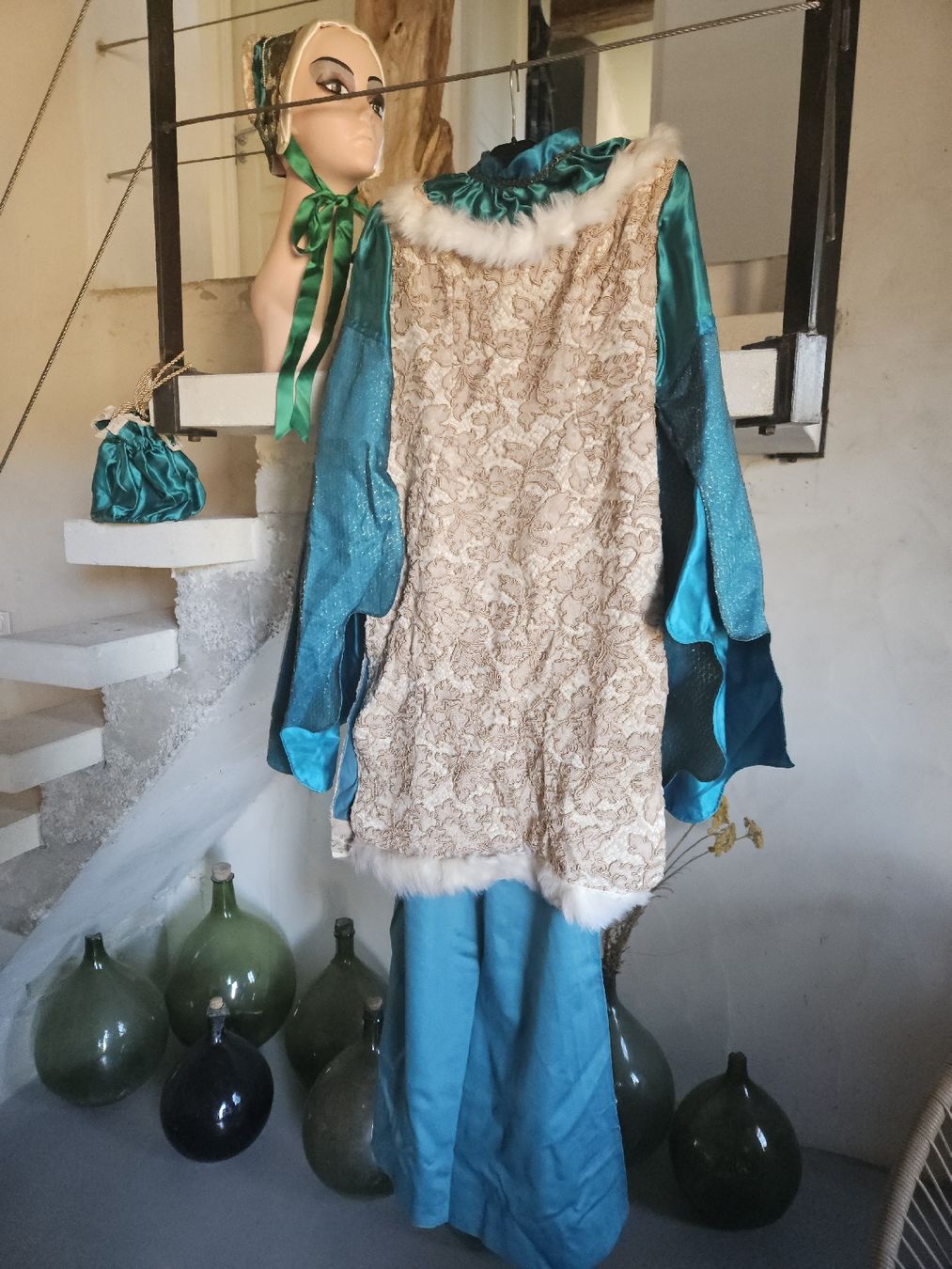 Costumi: Costume renaissance – Usato da Thônex venduto da lacomtessedesfees