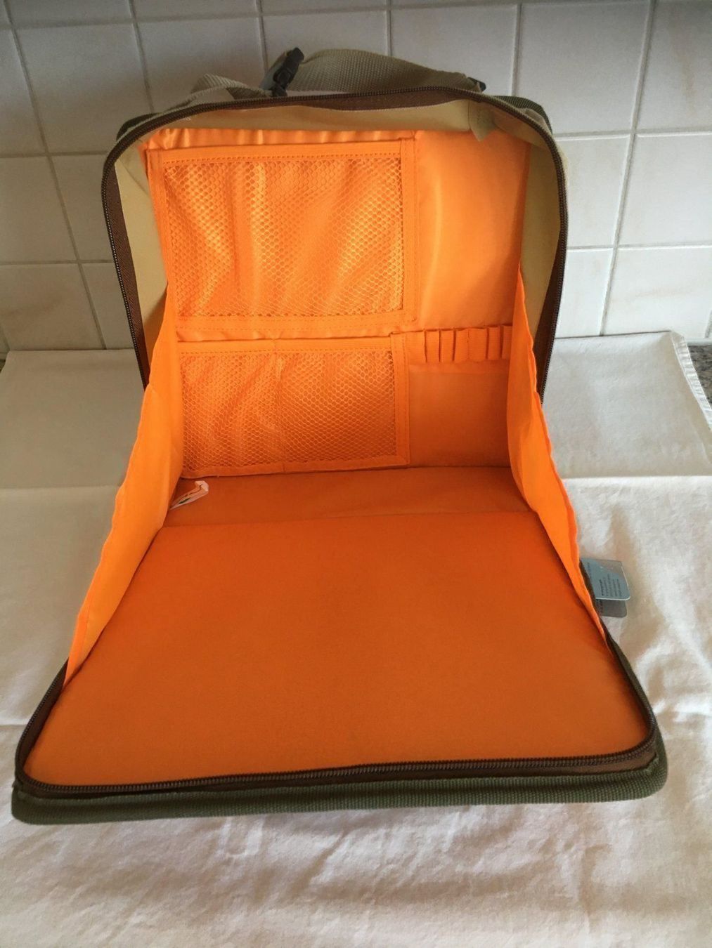 Kindertaschen: Kinderrucksack mit Spielfläche – Neu und originalverpackt aus Uetendorf von Florabella01 3
