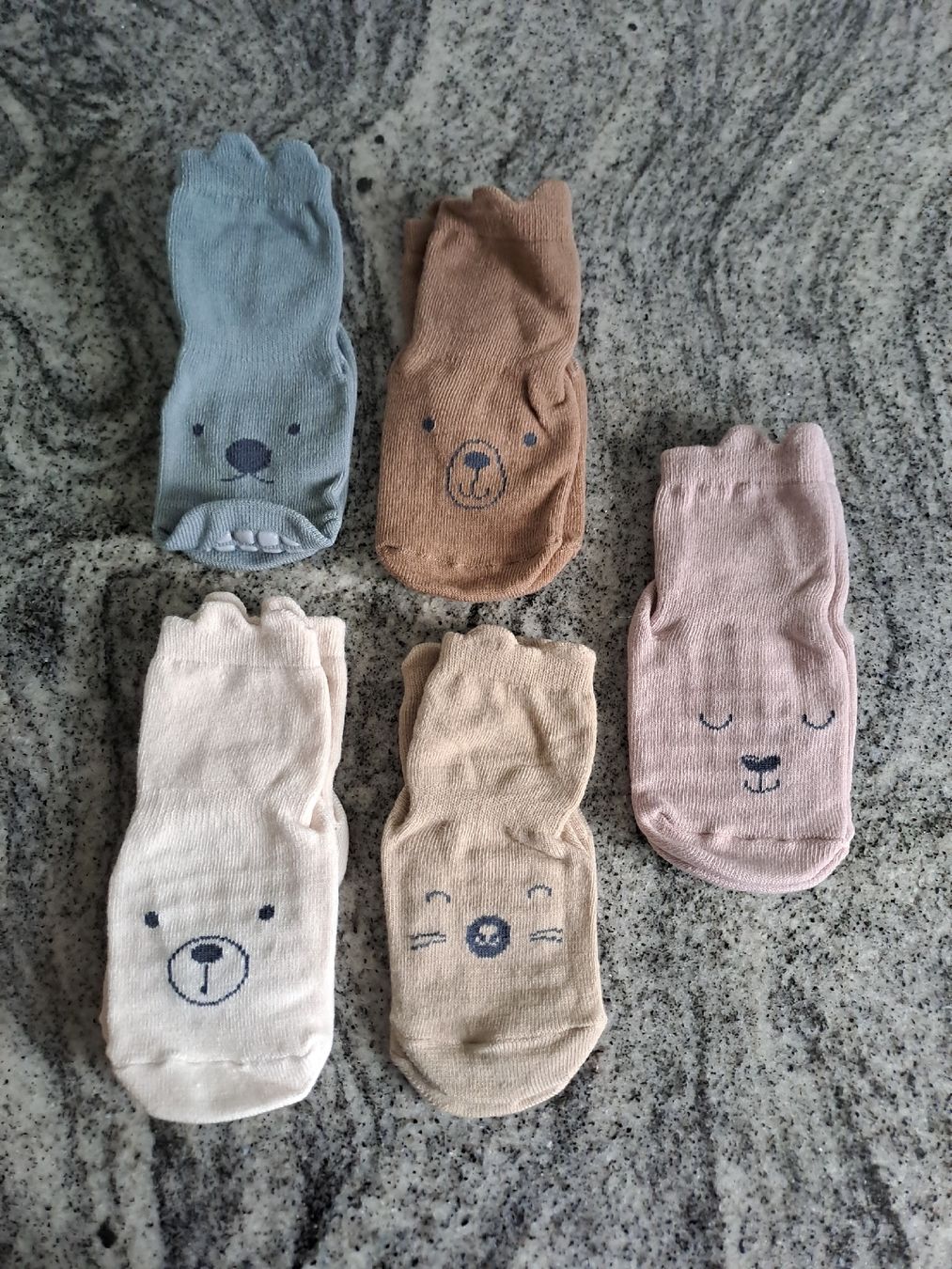 Calze per bambini: Söckchen mit Antirutsch Grösse ca. 23 neu – Nuovo (secondo la descrizione) da Rickenbach LU venduto da bishiida