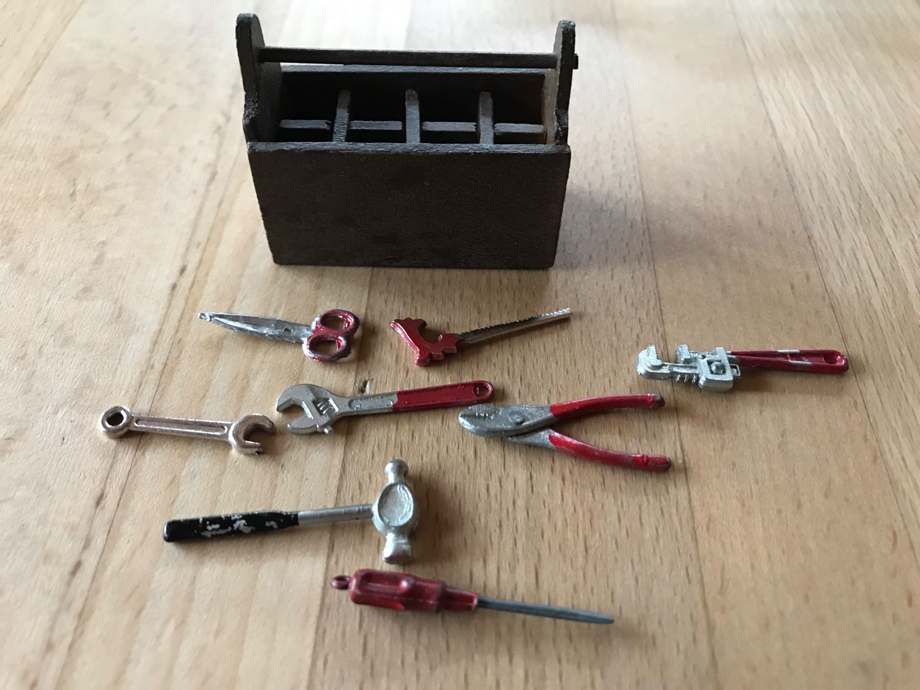 Puppenhäuser & -möbel: Puppenhauszubehör – Gebraucht aus Schwanden-Brienz von Rossino0 1