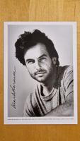 Mark Harmon, Original Autogramm auf Foto in s/w