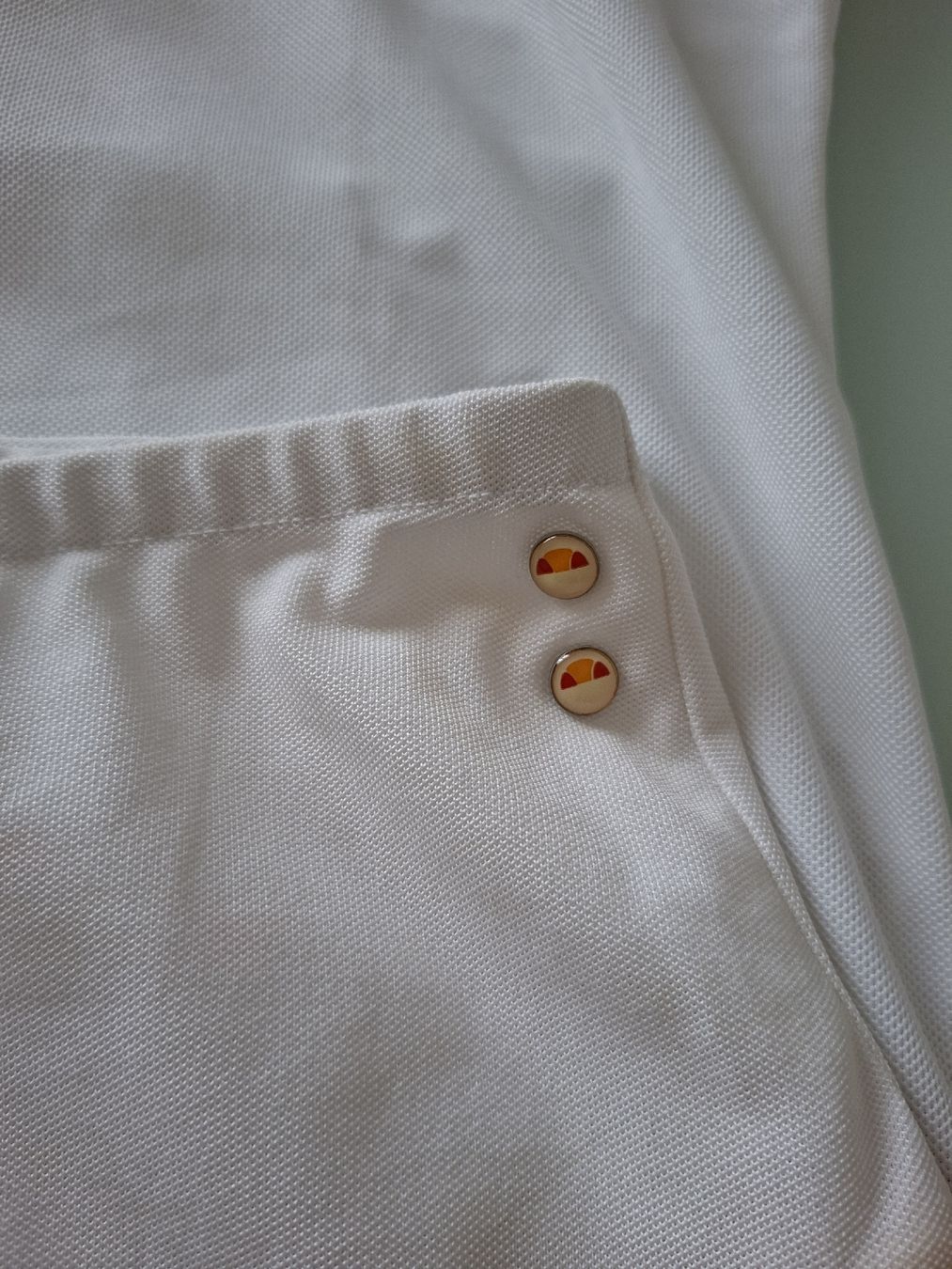 Ellesse Lotti di vestiti: Ensemble de tennis Ellesse, taille M, – Usato da Renens VD venduto da ser_j2fn 2