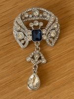 Luxus Elegante  Brosche mit Kunstperlen Farbe: Silber