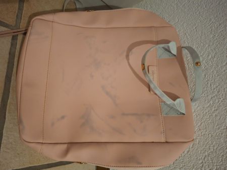 Laptop Rucksack Marke KAPTON&SON rosa mit bläulichen Flecken