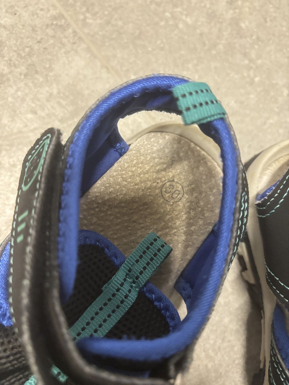 Chaussures garçon: Sandale réglables taille 30 – D'occasion à Salvenach par gwenwywar 1