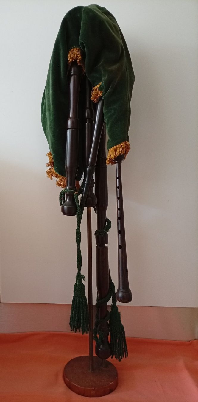 Strumenti musicali: Celtic 'binioù braz' Bagpipe, Cornemuse Bretonne, vintage – Usato da Locarno venduto da edn.vintage 1
