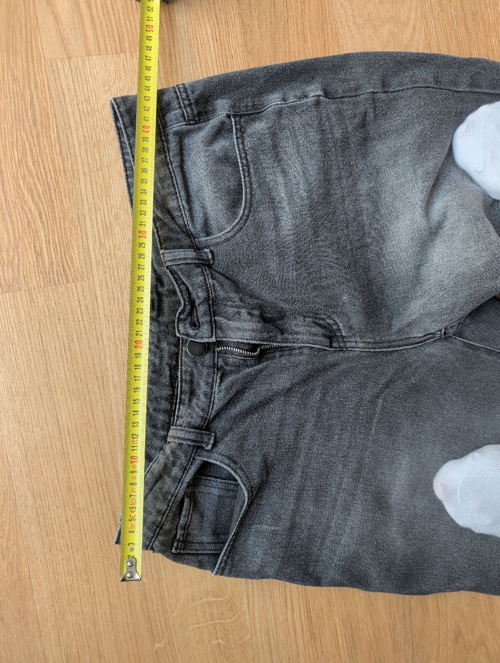 Jeans: Dunkelschwarz Herrenjeans im Used-Look, – Usato da Lachen SZ venduto da flo_nyj8 2