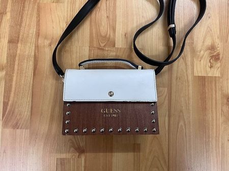 Guess Handtasche Holz Nieten