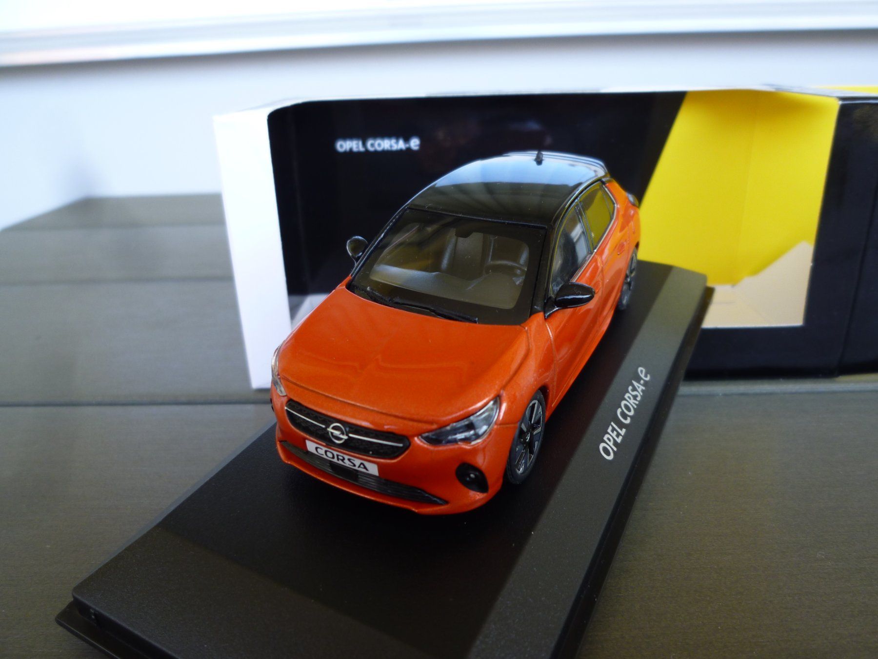 Opel Modellautos: Opel Corsa-e – Neu und originalverpackt aus Flawil von Imperiosud 2
