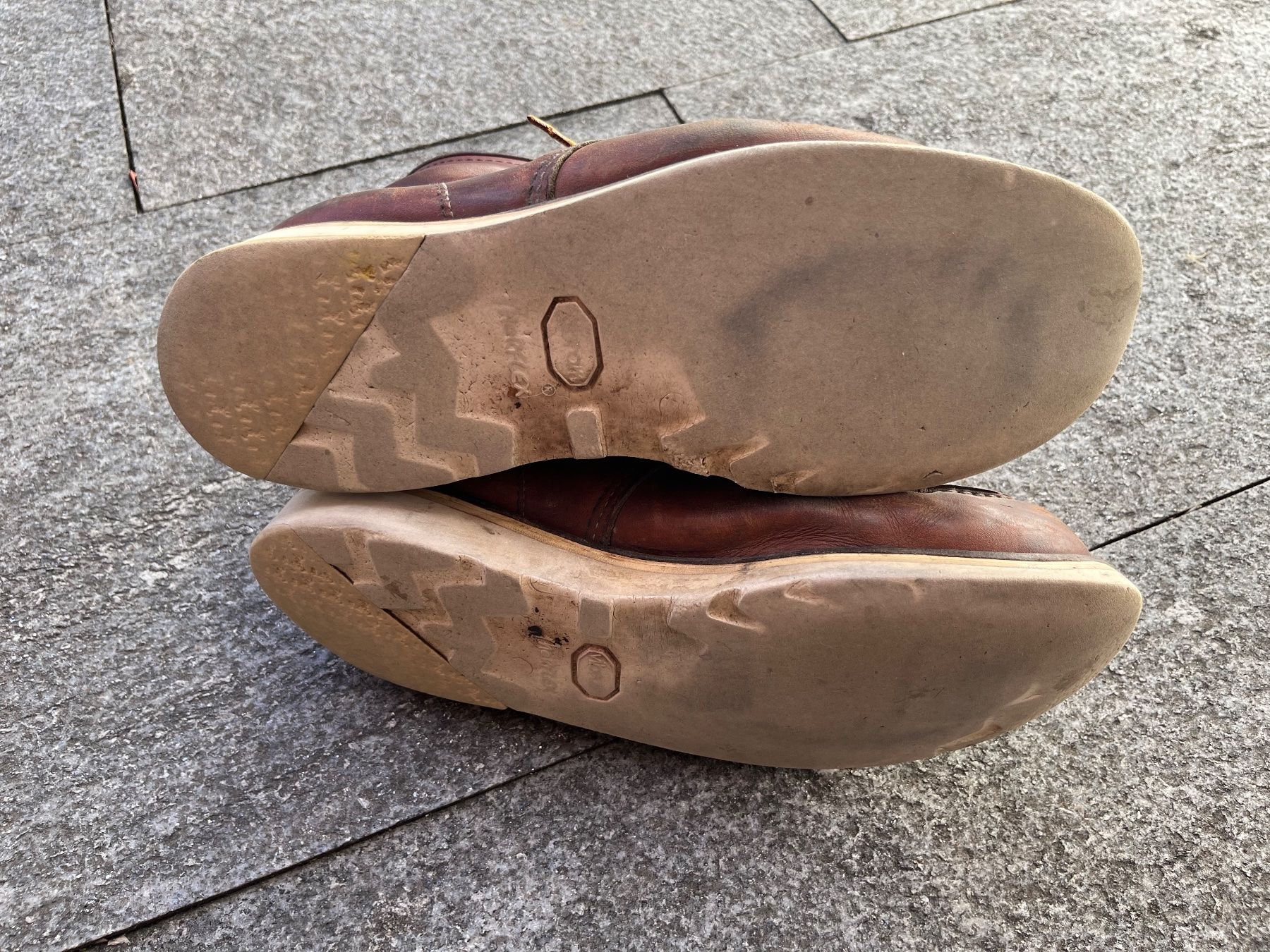 Red Wing Herrenschuhe: Red Wing Moc Toe Boots 45 – Gebraucht aus Bottmingen von Puffsack 3