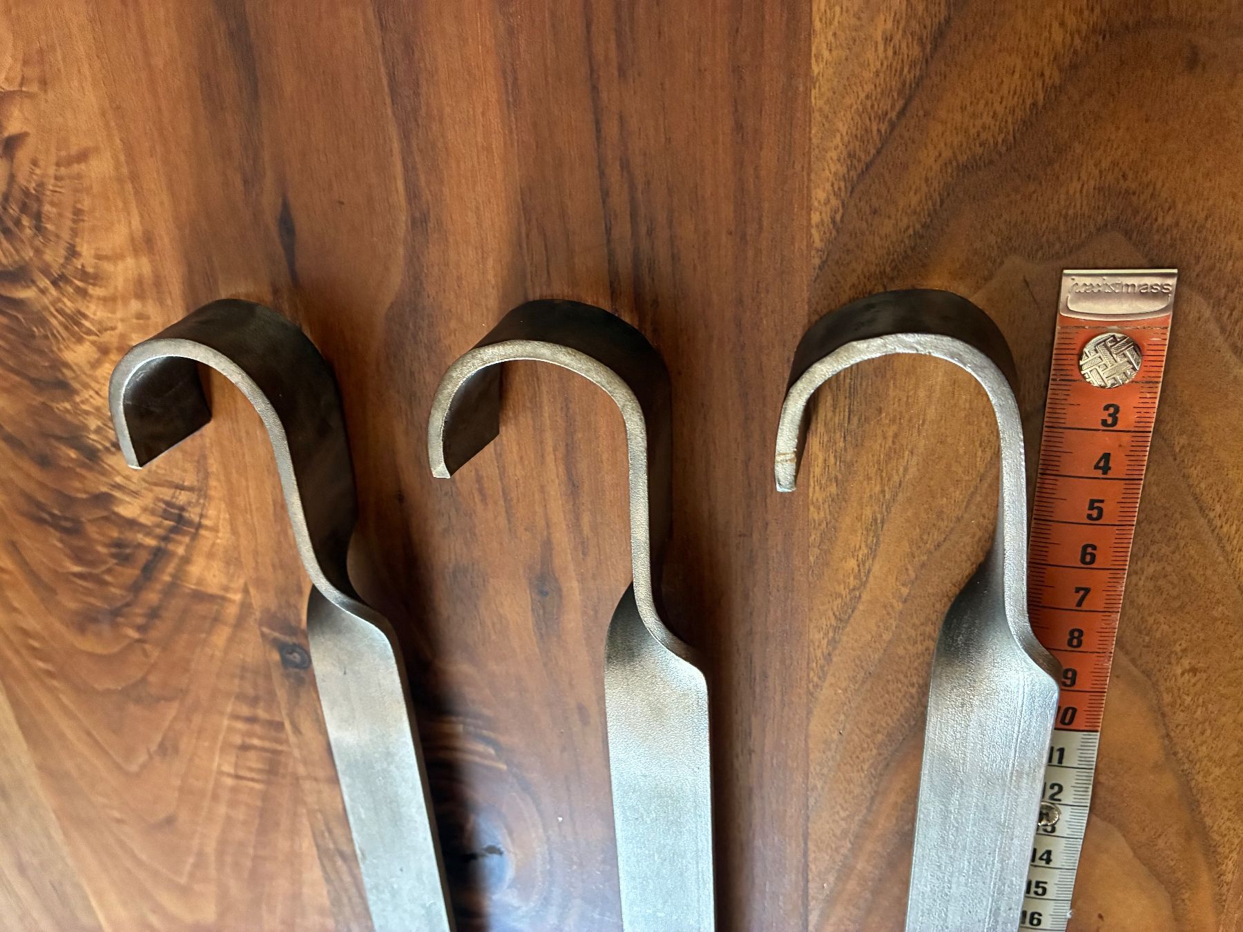 Fixations: Drei grosse robuste Heringe, 65 cm – D'occasion à Zürich par Sylvie0011 1