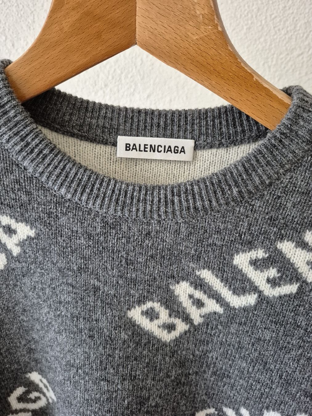 Balenciaga Maglioni & Felpe: Pullover von Balenciaga, NEU. Gr M – Nuovo (secondo la descrizione) da Wädenswil venduto da Orso31 2