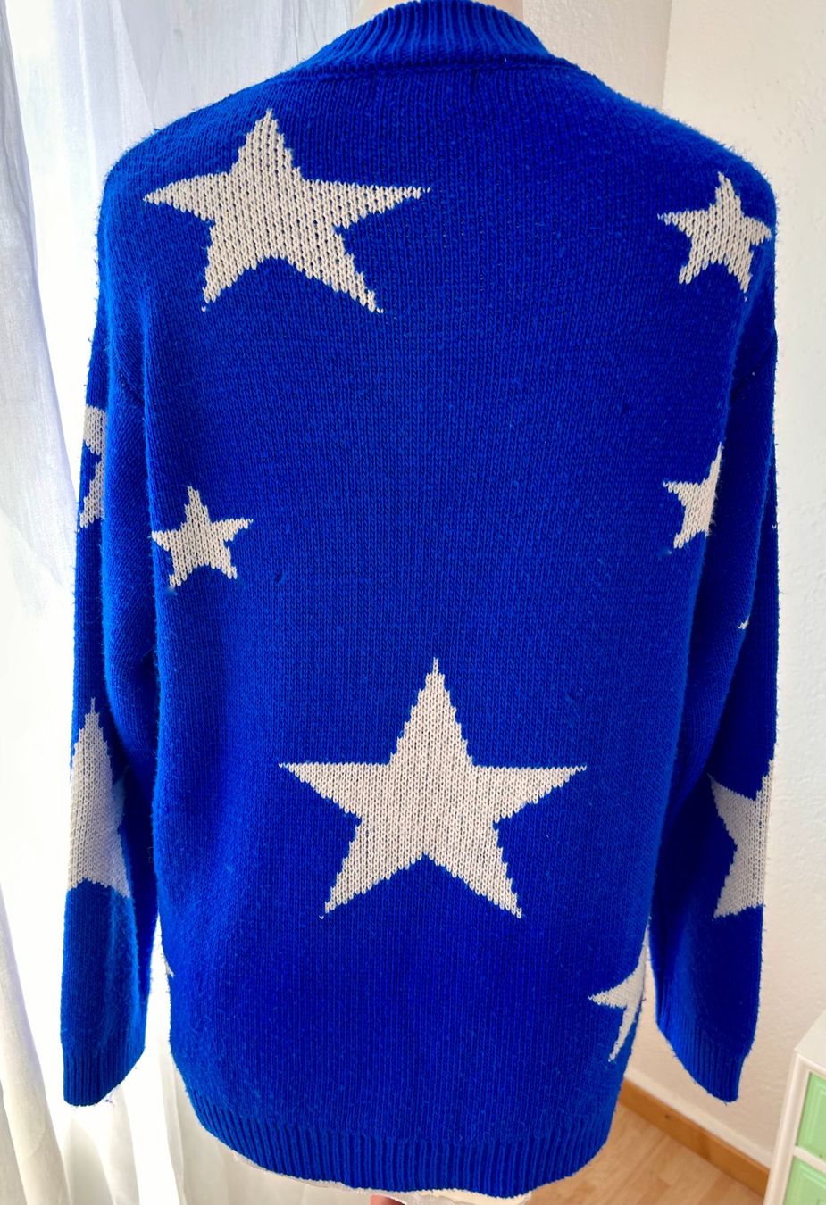 Pullover & Sweatshirts: Meet x Tiger Pulli Pullover, knallblau & Sterne, M, sweater – Gebraucht aus Zürich von aboxi 2
