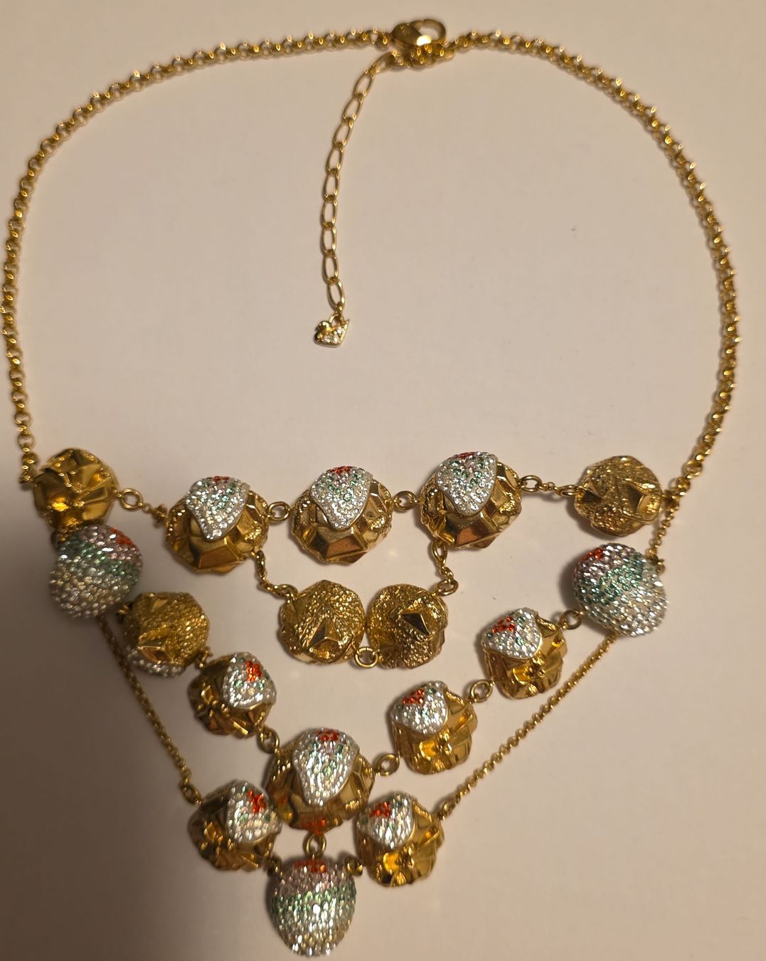 Swarovski Ketten: Elegante Statement-Kette, Goldfarben mit Kristallen – Neu (gemäss Beschreibung) aus Leuggern von manuela_doj