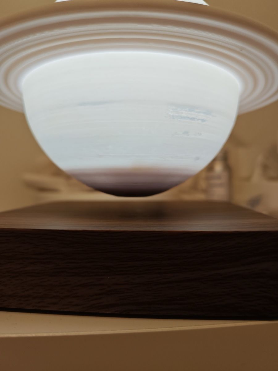 Lampade: Magnetic levitation rotating Saturn lamp – Usato da Genève venduto da Noemie.wrmsi 4