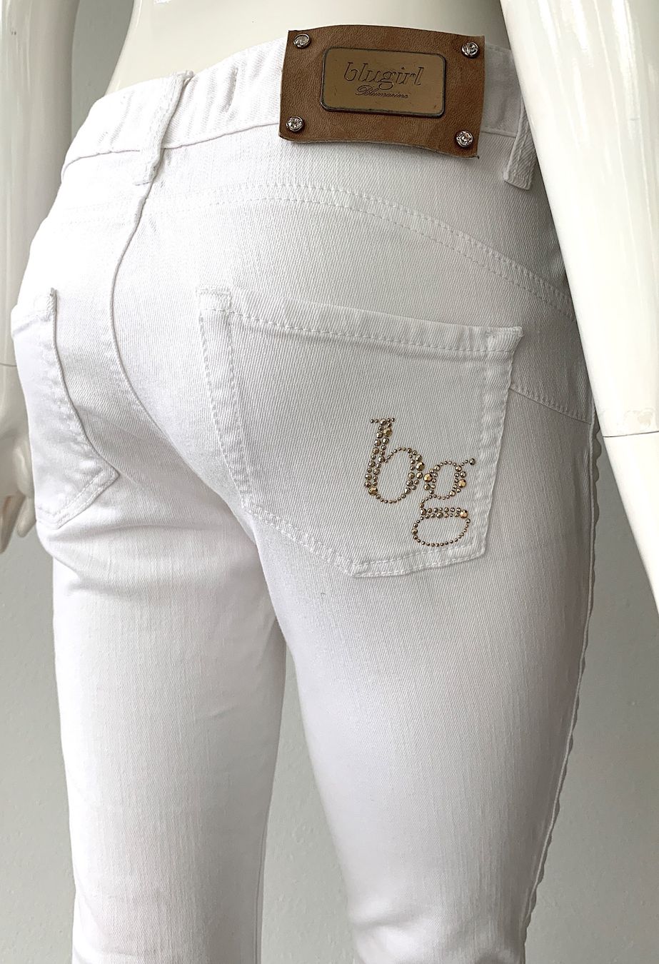Jeans: BLUGIRL Designer Jeans weiss Elastan - EU 34 – Gebraucht aus Bottmingen von Merkur_Basel