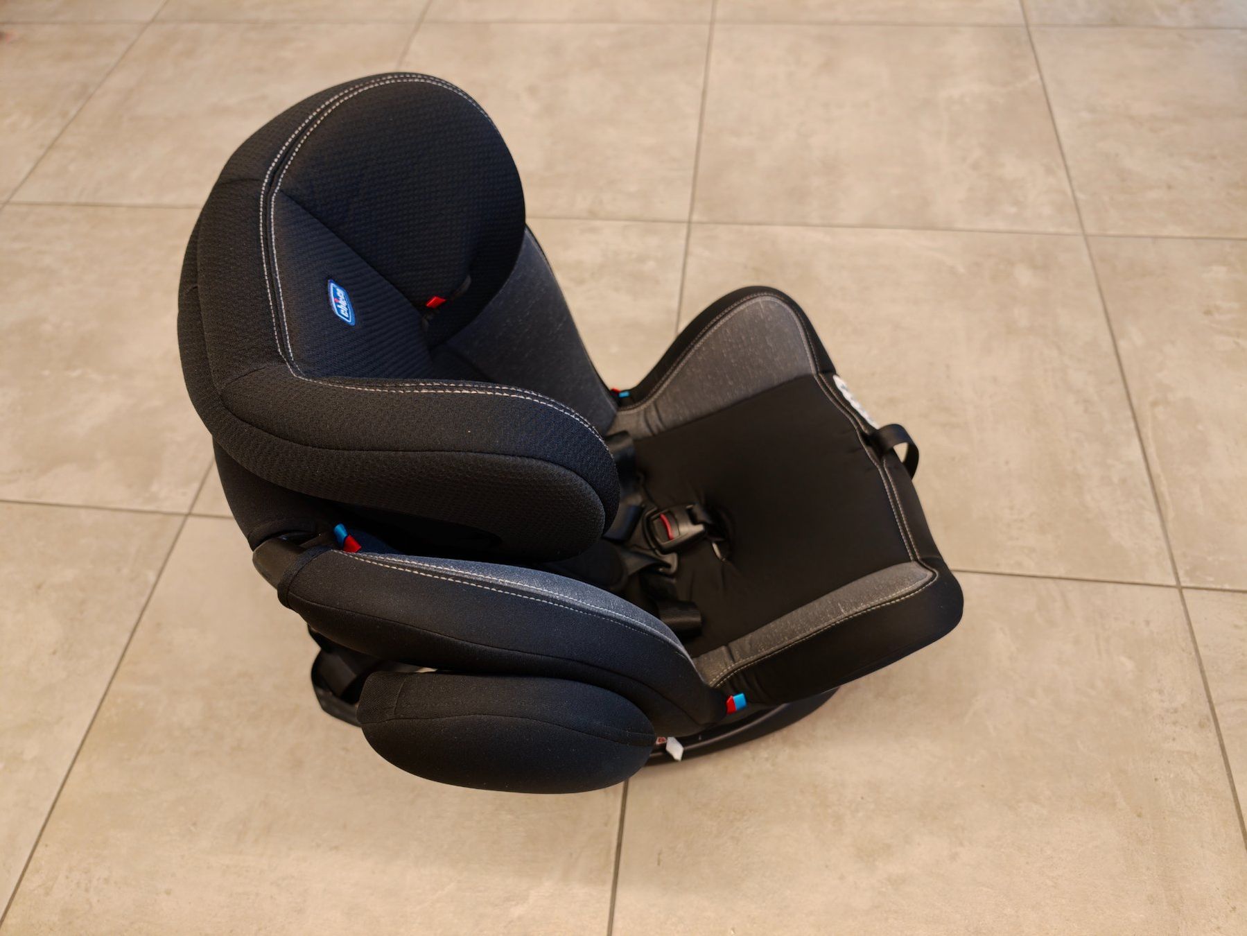 Chicco Auto-Kindersitze: Chicco Kindersitze 2x – Gebraucht aus Aeschlen von MFZB89 1