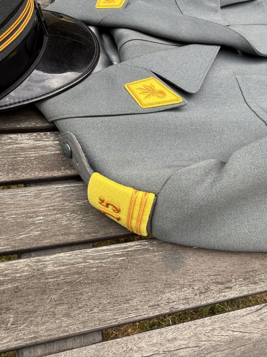 Armée suisse Uniformes: Uniforme Plt Gren char – D'occasion à Fribourg par Ardoffel 2