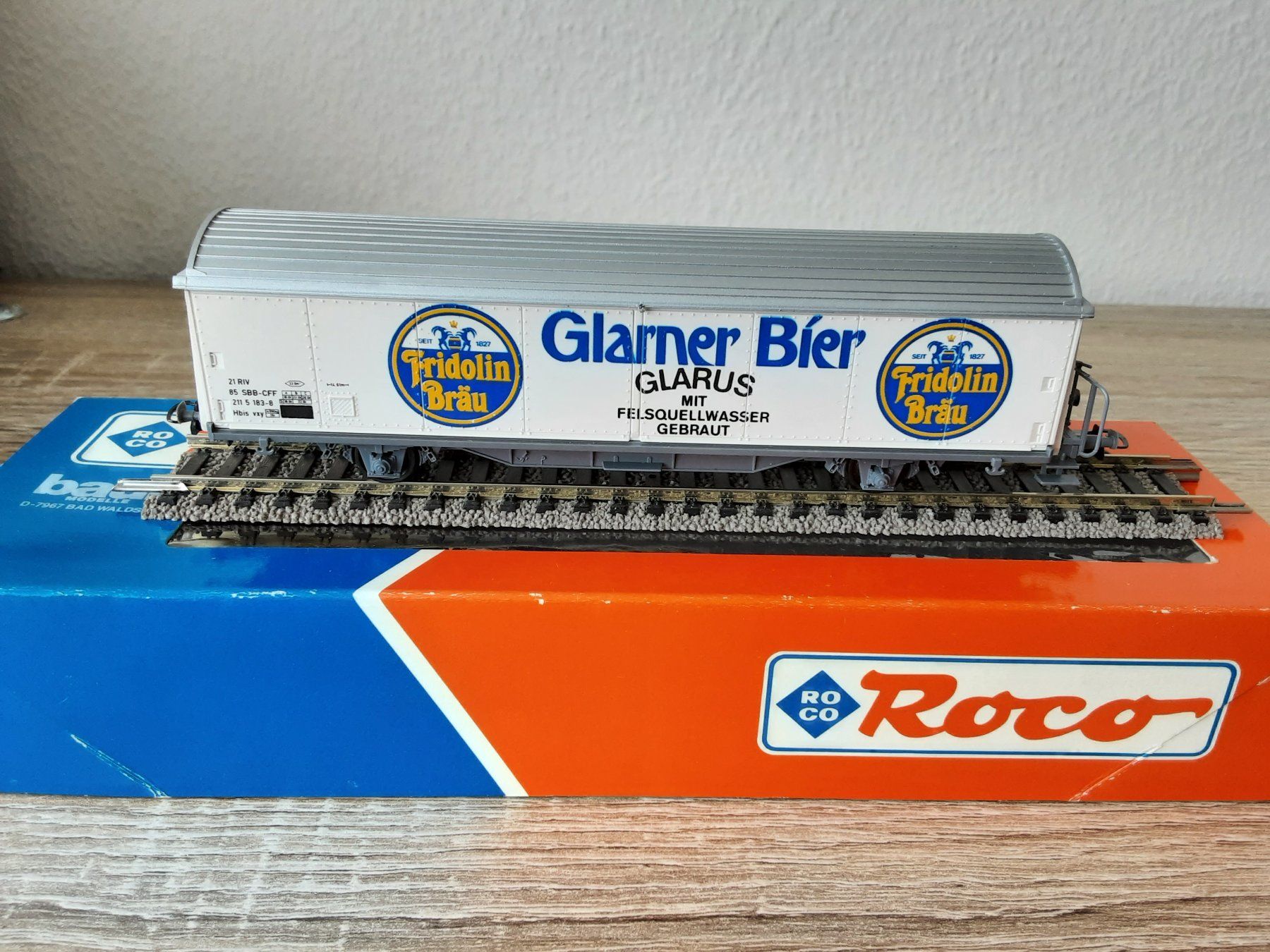 Roco Modellini di ferrovie: Roco Schiebewandwagen SBB CFF FFS Glarner Bier  m. OVP – Usato da Zürich venduto da Rbaer1
