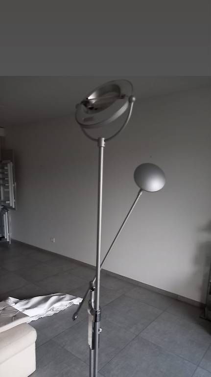 Lampade: Lampada da terra   colore argento – Usato da Minusio venduto da son_mrf5