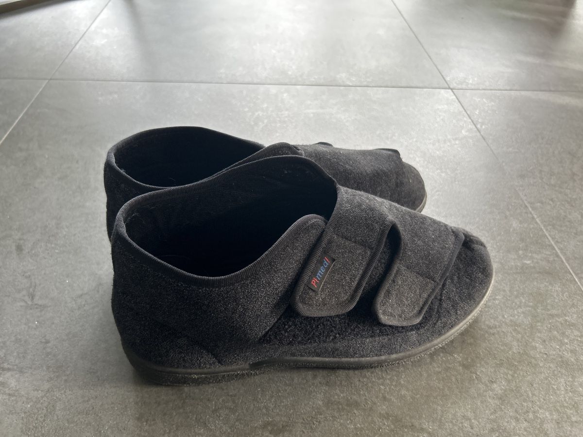 Scarpe da uomo: Pantoufles Pimed 45 noires – Usato da Yens venduto da Chriis
