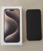 Apple iPhone 15 Pro 256GB mit Hüllen und Zubehör neuwertig