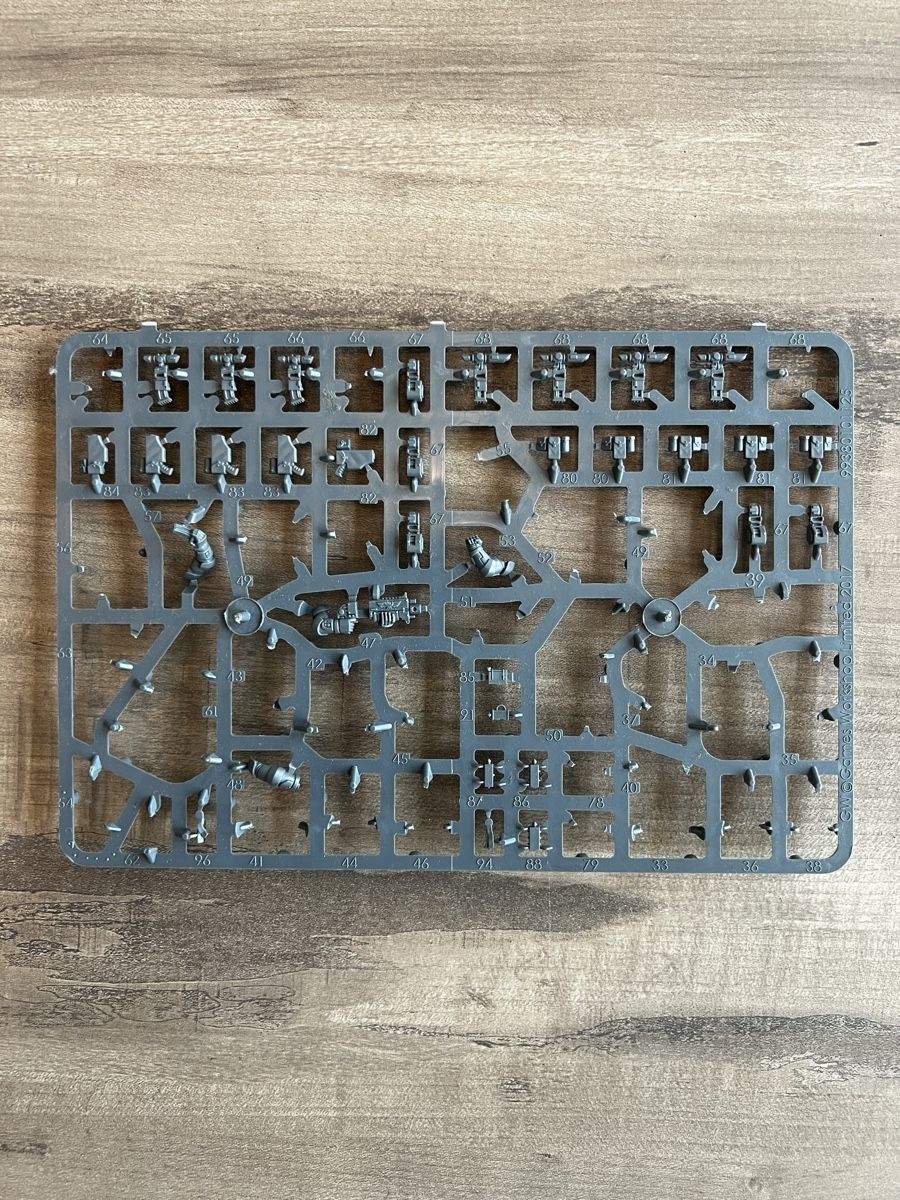 Giochi: Warhammer 40k/Horus Heresy Gussrahmen/Bits Set 5 – Usato da Othmarsingen venduto da stephiesheena 1