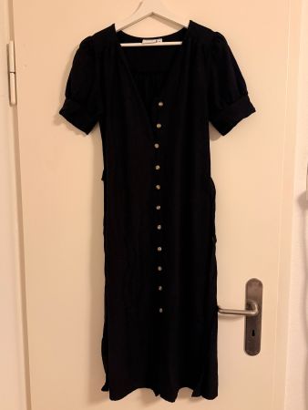 Kleid schwarz Grösse M mit Knopfleiste und Gurt